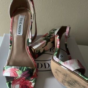 Steve Madden Carrson Floral Block Heeled Sandals